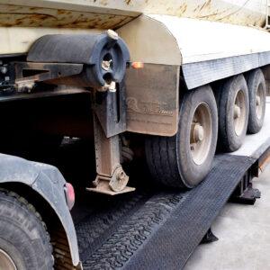 Metal ramps for weighbridge